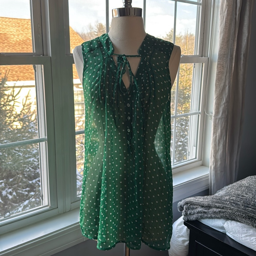 Pleione Sheer Green Top size small